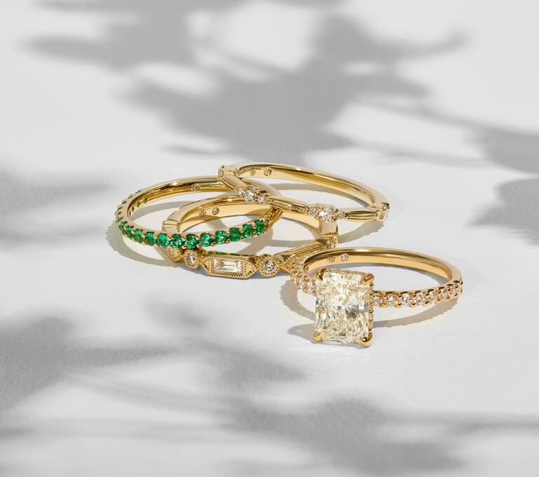 Stack of Bella Ponte bands